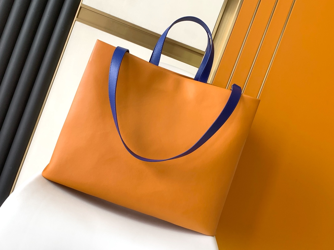 Louis Vuitton Shopping Bags